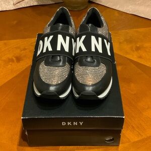 DKNY Women’s Sneakers SZ 8.5